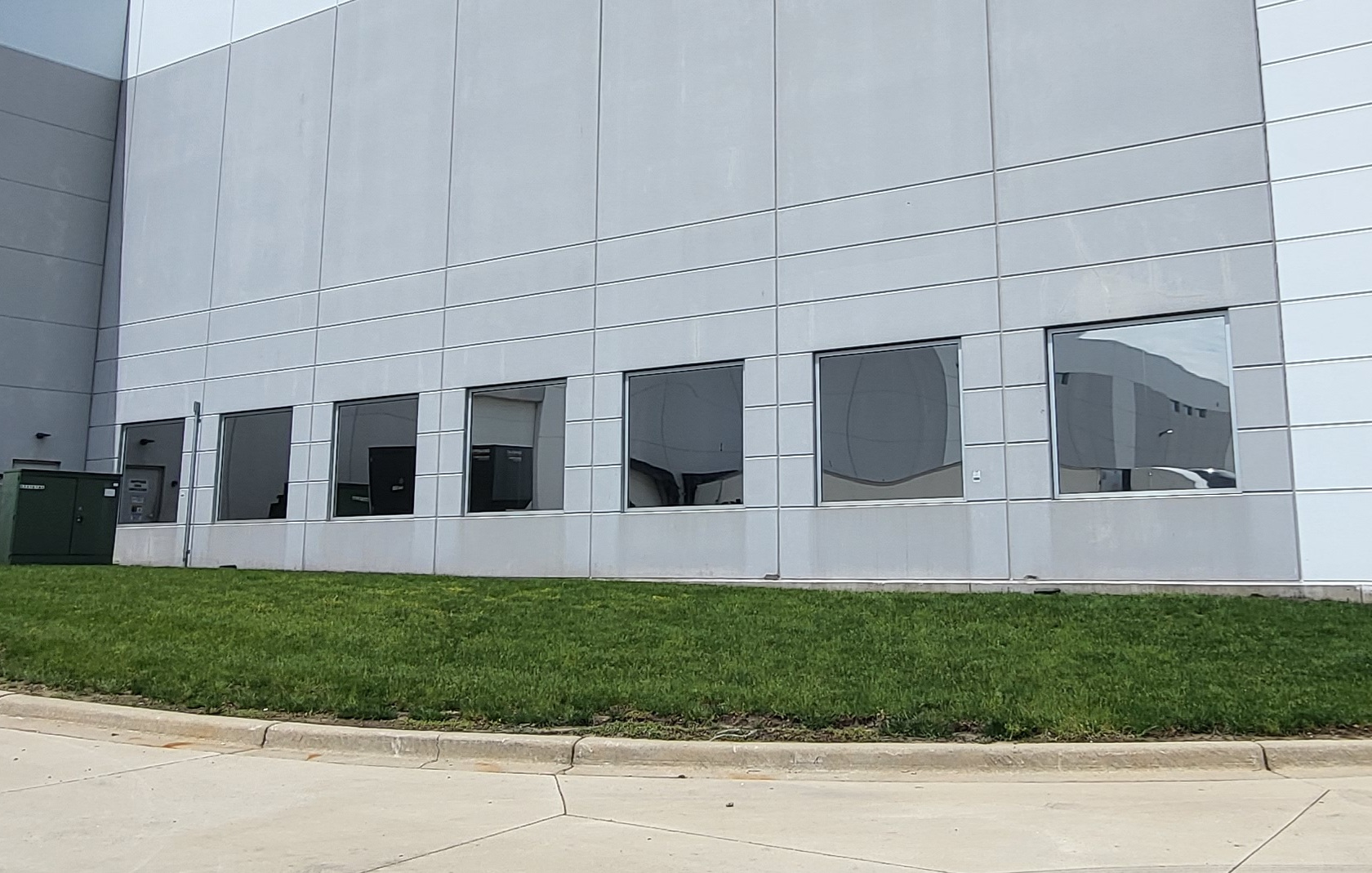 https://aaaglass.com/wp-content/uploads/2026/10/DX5-Exterior.jpg